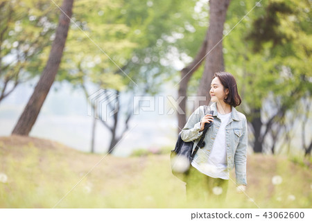 Women, Park, Yeoju City, Korea 43062600