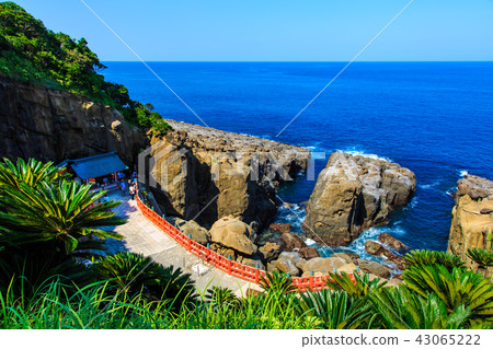 Udo Jingu Shrine Udo Senjojiki Iwaiwa [Nichinan City, Miyazaki Prefecture] 43065222