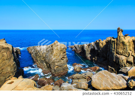 Udo Jingu Shrine Udo Senjojiki Iwaiwa [Nichinan City, Miyazaki Prefecture] 43065252