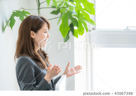 Business woman 43067398