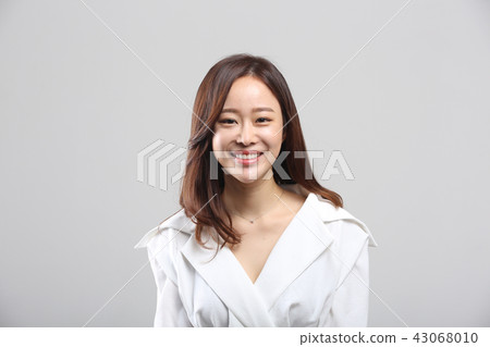 Asian young Korean woman, beautiful face, smile, smile, pure, pretty, joyful, joy, happiness, lover 43068010