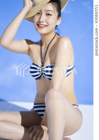 泳裝女性肖像 43069351