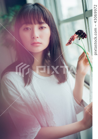 Flower living female portrait 43069972