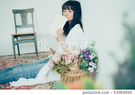 Flower living female portrait 43069994