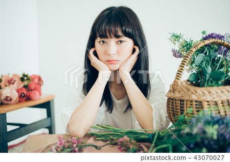 花生活女性肖像 43070027