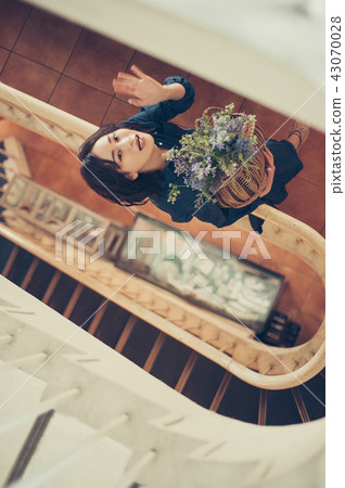 Flower living female portrait 43070028