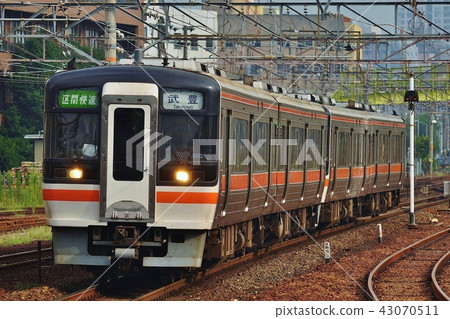 在東海道幹線上運行的普通列車(Kiha 75系列) 在東海道幹線上運行的普通列車(Kiha 75系列) 43070511