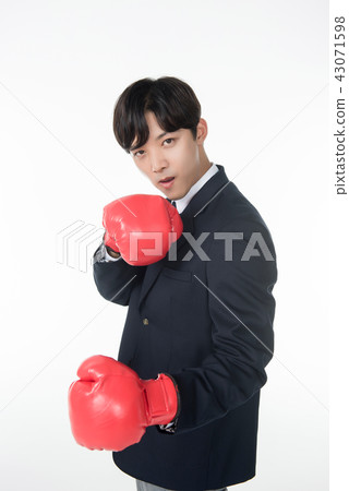 Victory, goal, boy 43071598