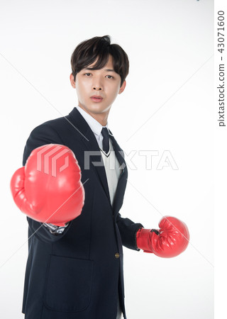 Victory, goal, boy 43071600