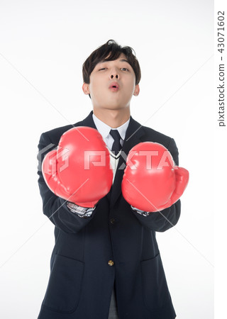 Victory, goal, boy 43071602