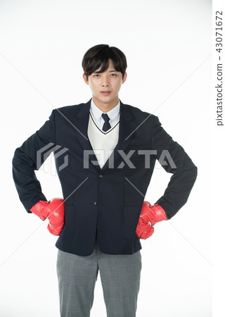 Victory, goal, boy 43071672