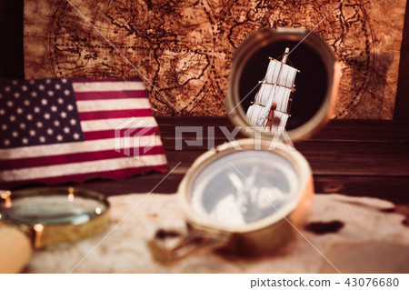 Old vintage maps and marine equipment l Old vintage maps and marine equipment l 43076680
