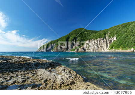 [Sai Village, Shimokita Peninsula, Aomori Prefecture] 500 Rakan: Hotokegaura is a landscape of a pure paradise where various kinds of strange rocks made by green tuff gather. 43077996