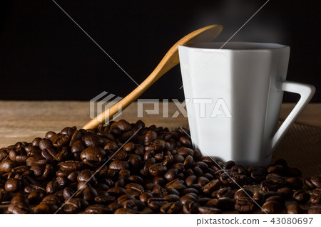 Low key coffee in the darkness. 43080697