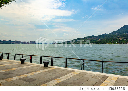 台灣淡水河沿岸的景色 台灣淡水河沿岸的景色 43082528
