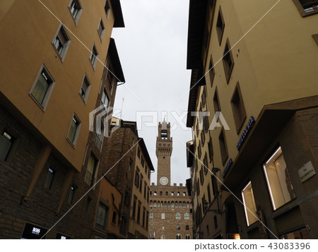 Vecchio Palace and the streets of Florence Vecchio Palace and the streets of Florence 43083396