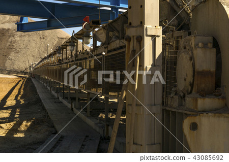 belt conveyor close-up 43085692