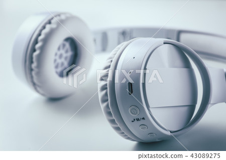 Headphones Headphones 43089275