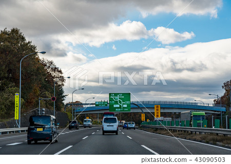 Seta East Junction很快在New Meishin高速公路上行駛 43090503