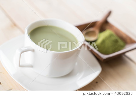hot matcha latte 43092823
