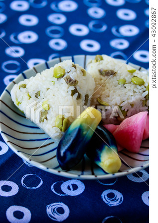 Chickpeas rice ball 43092867