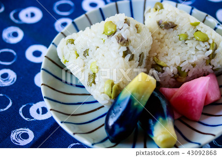Chickpeas rice ball 43092868
