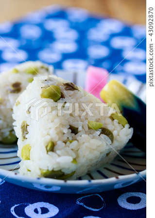 Chickpeas rice ball 43092870