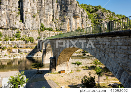 Bridge over the river Ardeche at village Balazuc 43098092