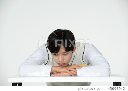 教育，高中生，人 43098942