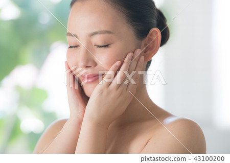 Skin Care Japanese 20's Female 43100200