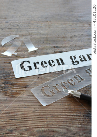 Stencil plate 43101120