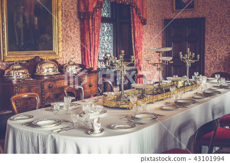 Victorian prepared table Victorian prepared table 43101994