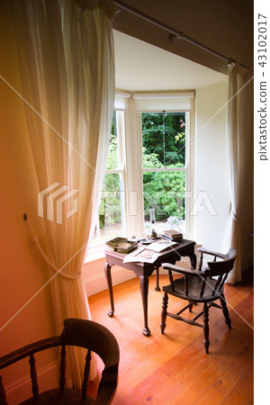 Workplace with garden views 43102017