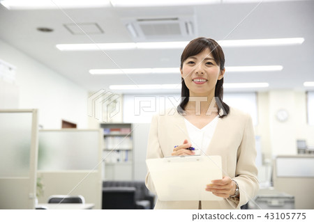 a working woman                          43105775