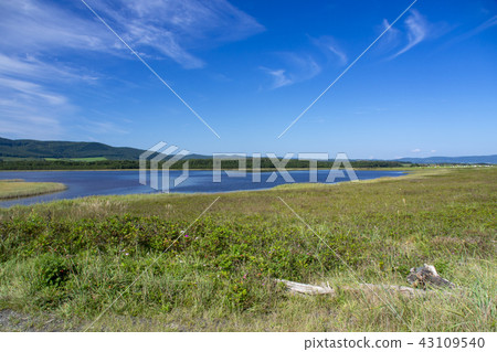 Lake Comuket in early autumn Lake Comuket in early autumn 43109540