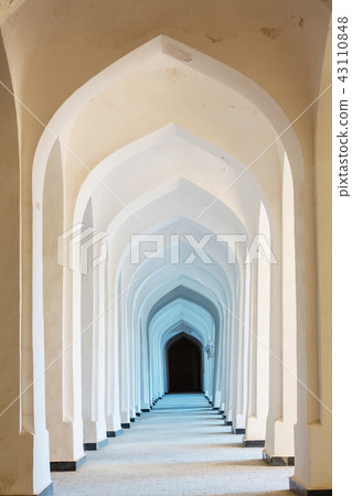 Arabian arches 43110848