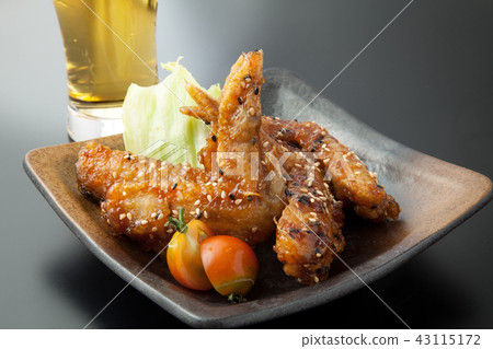 Deep-fried chicken wings Deep-fried chicken wings 43115172