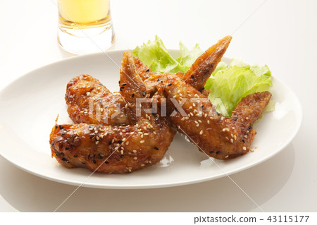 Deep-fried chicken wings Deep-fried chicken wings 43115177