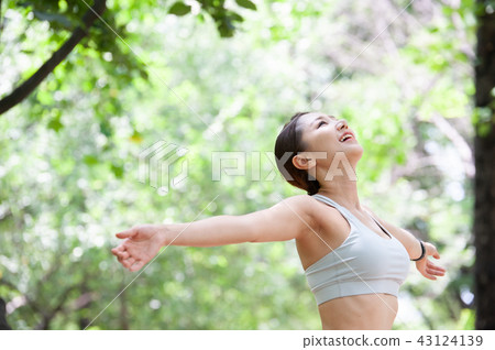 Jogging, exercise, sport, young woman Jogging, exercise, sport, young woman 43124139