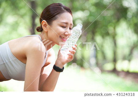 慢跑,運動,運動,年輕的女人 慢跑,運動,運動,年輕的女人 43124318