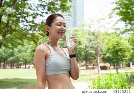 Jogging, exercise, sport, young woman Jogging, exercise, sport, young woman 43125231
