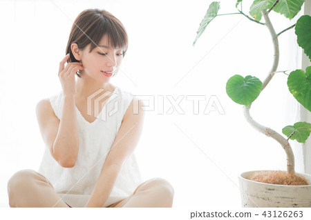 Women's hair style image 43126263