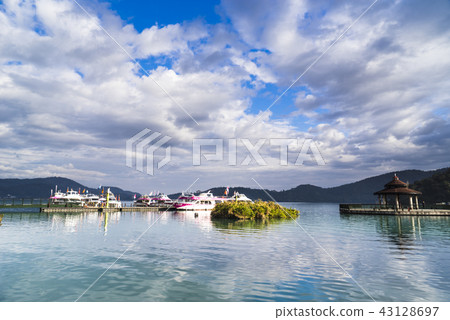日月潭伊達邵碼頭天空倒影 43128697