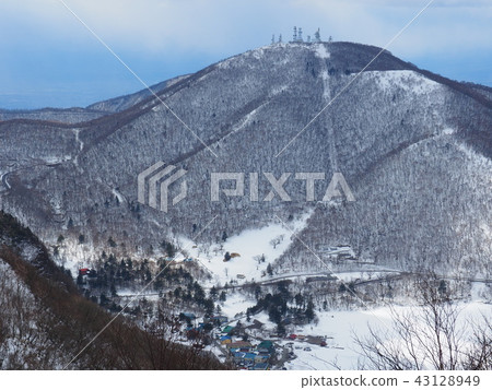 Viewing Jizo dake near the summit of Akagi Black Hiyama in winter 43128949