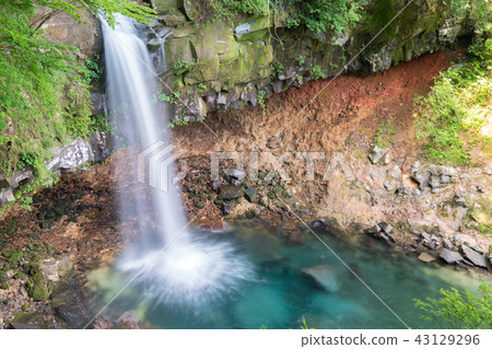 One waterfall One waterfall 43129296