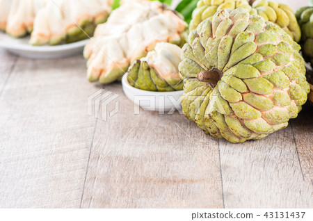 Buddha head (Shakato) Bunratsi popular fruit buddha fruits in Taiwan Buddha head (Shakato) Bunratsi popular fruit buddha fruits in Taiwan 43131437