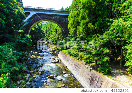 Futamata Gobashi [Misato Town, Shimomashiro District, Kumamoto Prefecture] 43132891