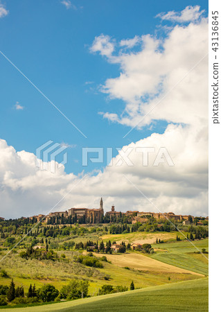 Landscape in Tuscany, Italy 43136845