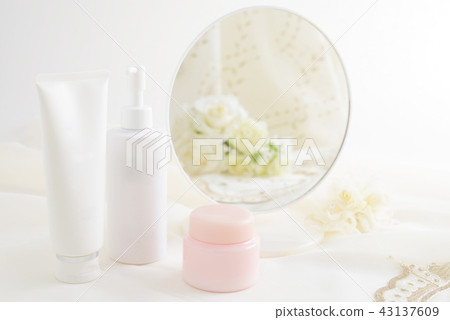 Basic cosmetics 43137609