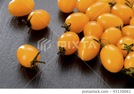 Yellow mini tomato (Aiko) 43138061
